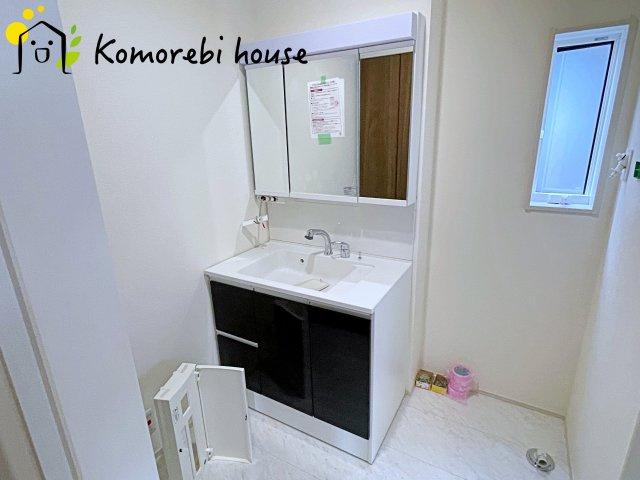 上尾市二ツ宮　3期　新築一戸建て　ブルーミングガーデン　03の独立洗面台