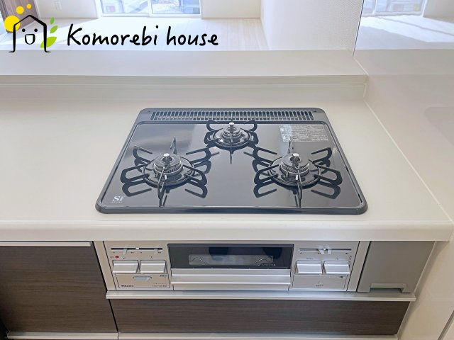 上尾市二ツ宮　3期　新築一戸建て　ブルーミングガーデン　03のキッチン