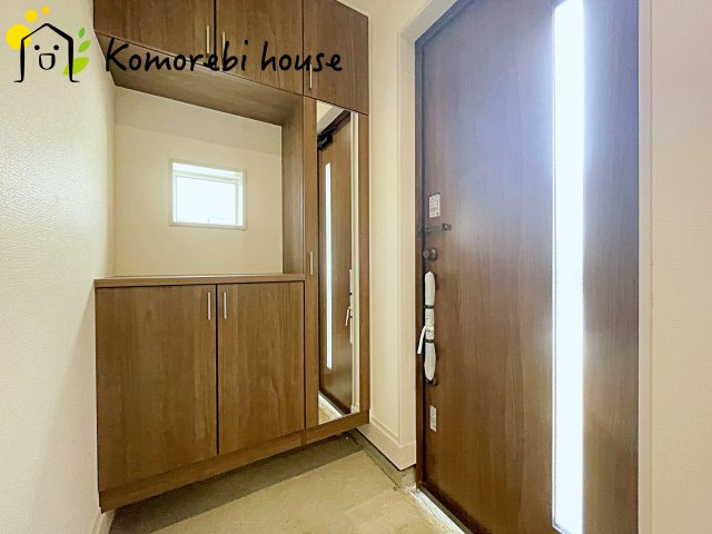 上尾市二ツ宮　3期　新築一戸建て　ブルーミングガーデン　03の玄関