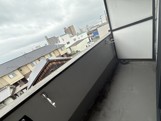 アイランド東今宿のバルコニー