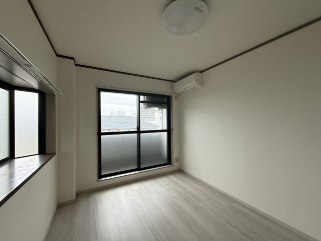 アイランド東今宿の寝室