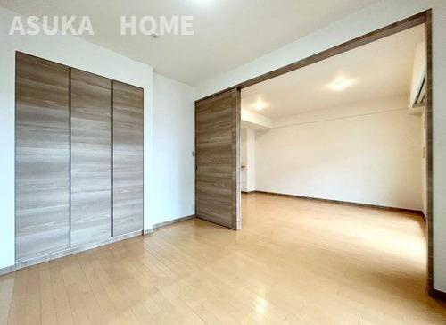 クオス鴨居Ⅱレジデンシャルステージの洋室|落ち着いた色調の洋室です