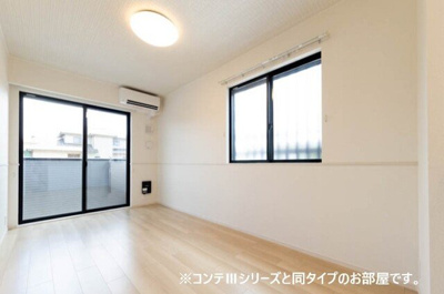 【居間・リビング】 | ヒカルサ和歌山本町 | ゆったり過ごせるリビングです