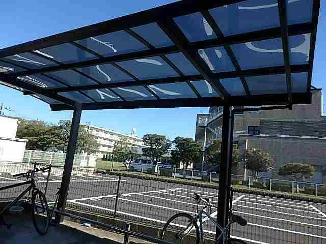 レオパレスＴＳＵＮＯＭＥのその他|屋根付き駐輪場