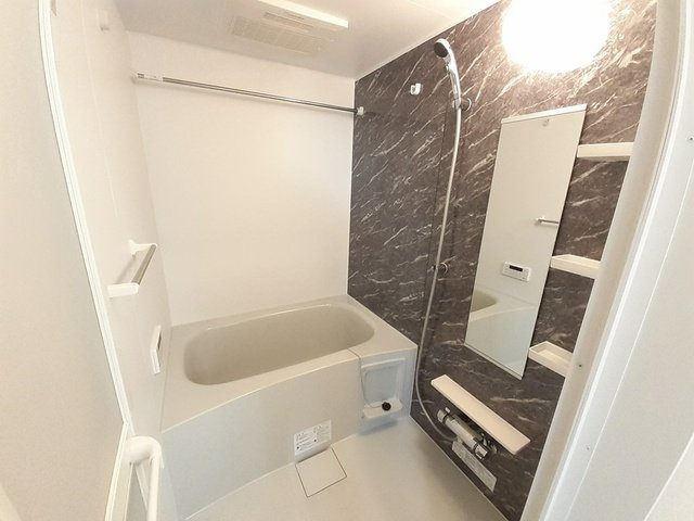 シャルモントゥⅢの浴室