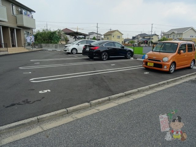 アピテ・ボナールの駐車場