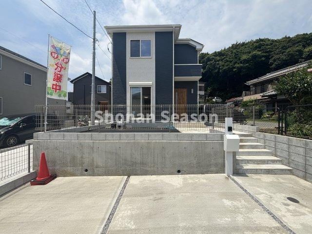 【外観】 | 小学校まで徒歩7分で、子育て世帯にも嬉しい立地にございます！