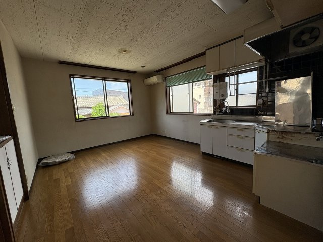 【居間・リビング】 | 神明町ガレージ付き住宅