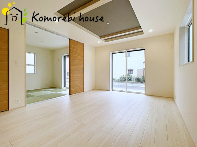 上尾市二ツ宮　3期　新築一戸建て　ブルーミングガーデン　04の居間・リビング|10/9　撮影済み