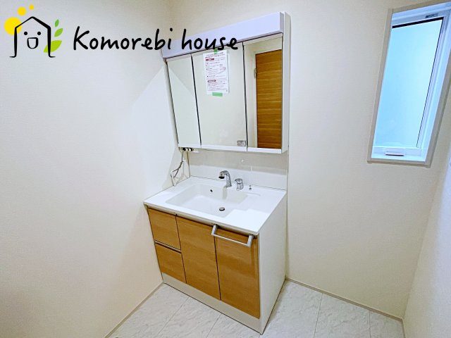 上尾市二ツ宮　3期　新築一戸建て　ブルーミングガーデン　04の独立洗面台|10/9　撮影済み