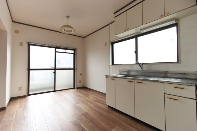 シャンテーヌの居間・リビング