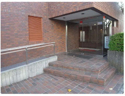 【エントランス】 | カーサ大島 | 落ち着いたエントランスです