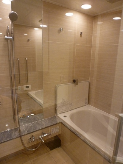 千代田区四番町の賃貸マンションの浴室