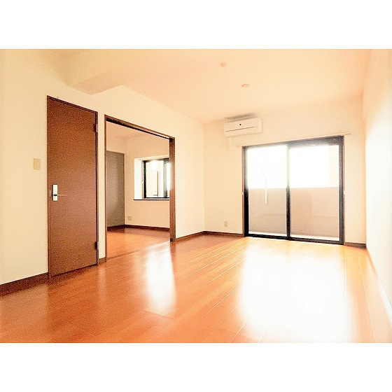 熊本市中央区本山町の賃貸マンションの居間・リビング