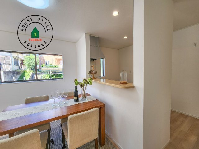 福岡市西区今宿町第2-2棟(1号棟)のダイニング|ダイニングとリビングのメリハリが付けやすい空間設計になっています。