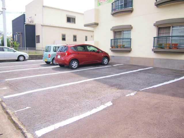 第1HIROハイツ【10.000円キャッシュバック対象】の駐車場