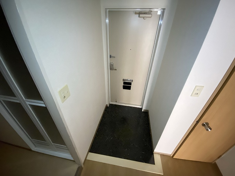 神戸市兵庫区下沢通１丁目の賃貸マンションの玄関