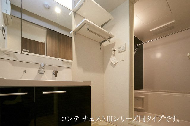 リエゾン学園前の洗面所|広い洗面スペース