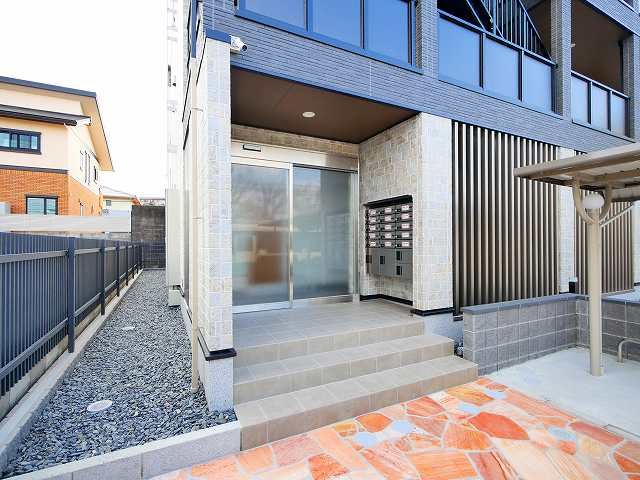 リエゾン学園前のエントランス