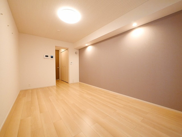 リエゾン学園前の洋室