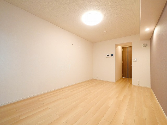 リエゾン学園前の洋室