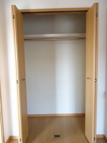 ヴィラ　ルミエ－ルＢの収納