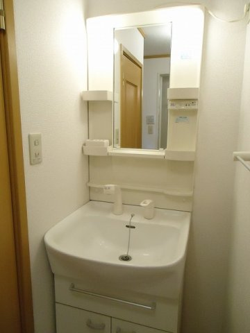 ヴィラ　ルミエ－ルＢの洗面所