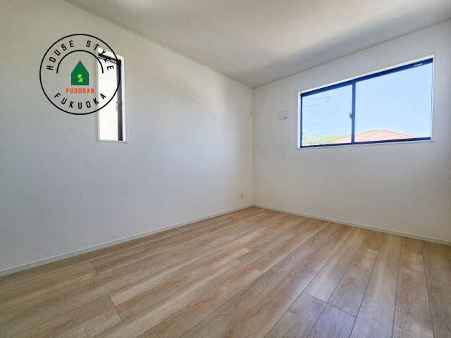 福岡市西区今宿町第2-2棟(2号棟)の洋室|各部屋収納を備えており過ごしやすいお家です！