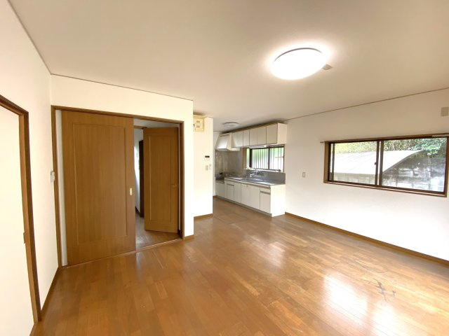 清水貸家の洋室