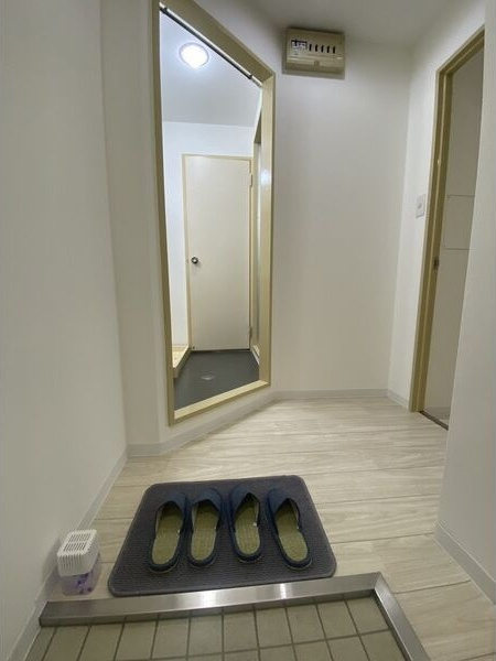 グレース大阪港の玄関