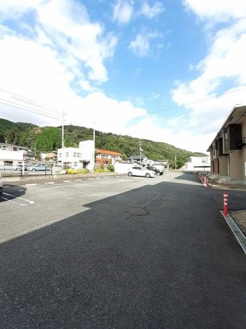 ハピネスコート　Ｂの駐車場