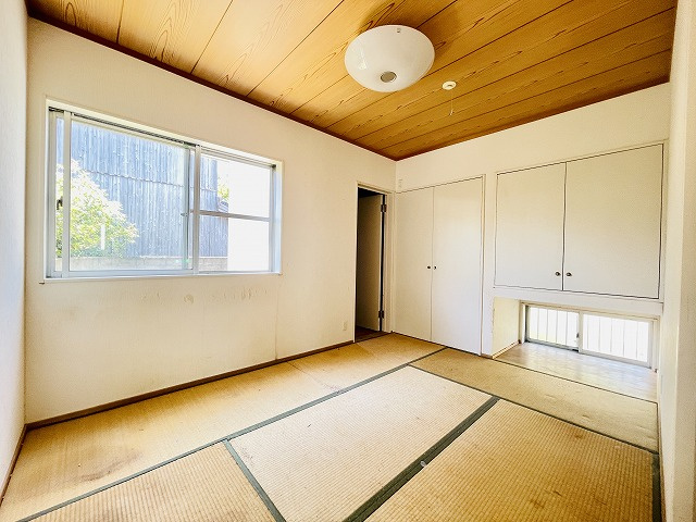 【和室】 | 東区雁の巣2丁目　戸建て | 1階和室は収納が充実！WICもあるので物が沢山入り、お部屋を広くお使いいただけます。