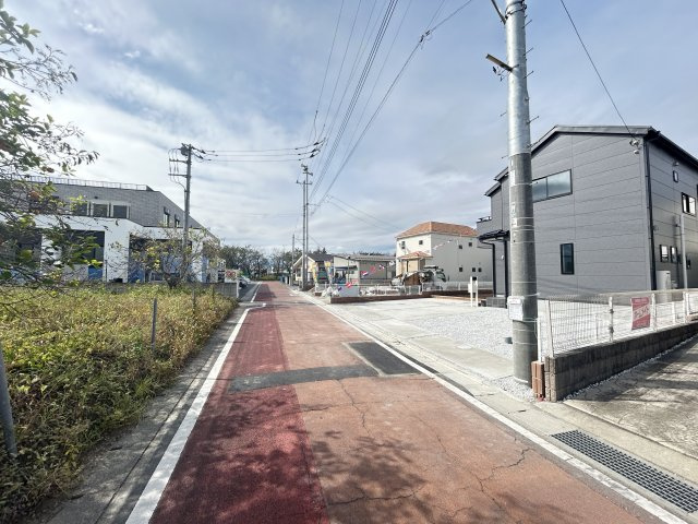 新築　高崎市新町第7　Livele Garden.S　１号棟の前面道路含む現地写真|現地写真　南東側接道幅員約5ｍ