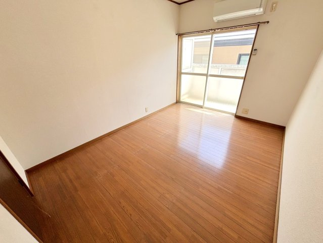 コーポマサトの洋室