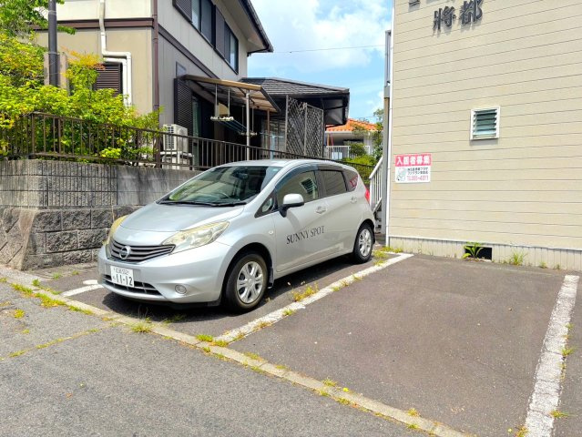 コーポマサトの駐車場