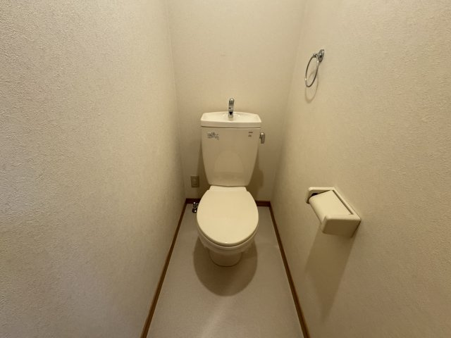 豊中市東豊中町５丁目の賃貸マンションのトイレ
