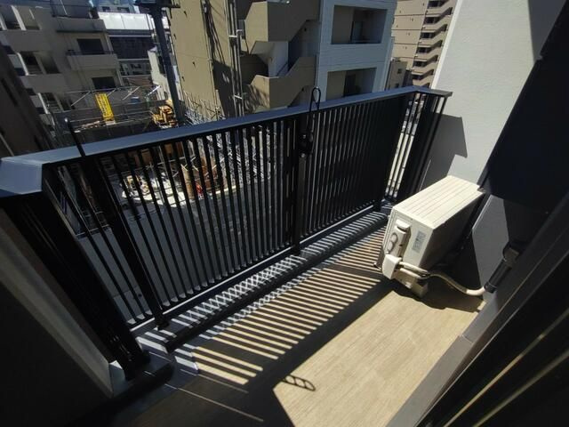 プライマル八丁堀のバルコニー