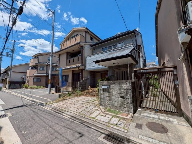 西魚屋町の前面道路含む現地写真|間口約５.６ｍございます♪駐車１台可能です！