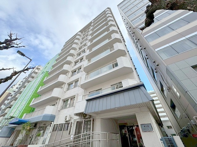 新大阪スカイハイツの外観