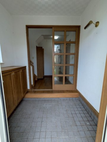 若葉4丁目貸家の玄関