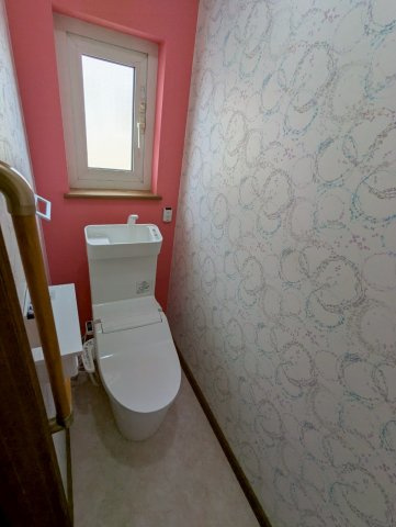 若葉4丁目貸家のトイレ