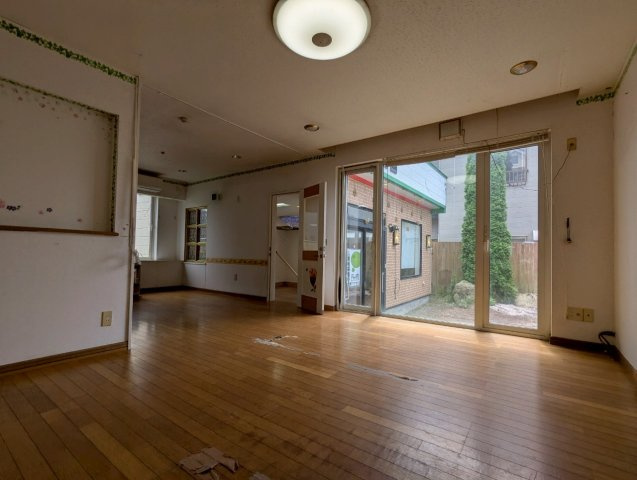 若葉4丁目貸家の居間・リビング