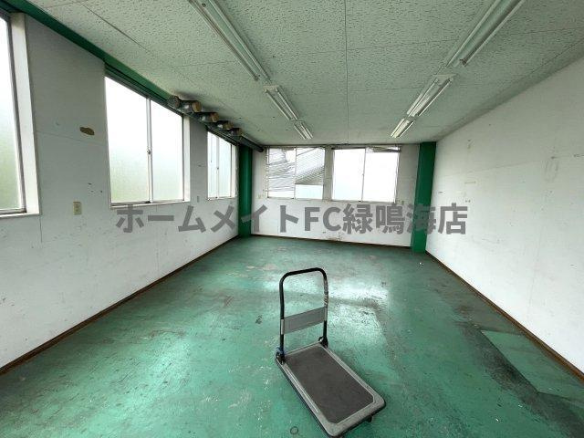 荒尾町後山工場の内装|2階事務所スペース