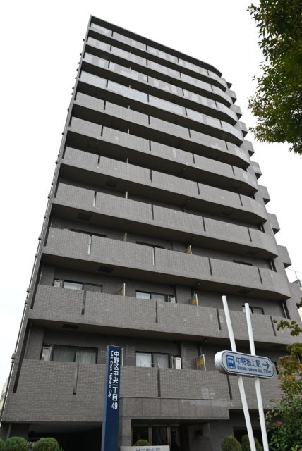 ルーブル中野坂上の外観