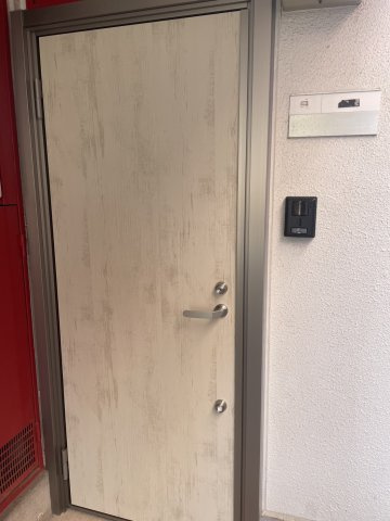 サンライズ市川の玄関