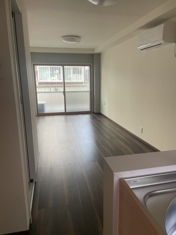 サンライズ市川の居間・リビング