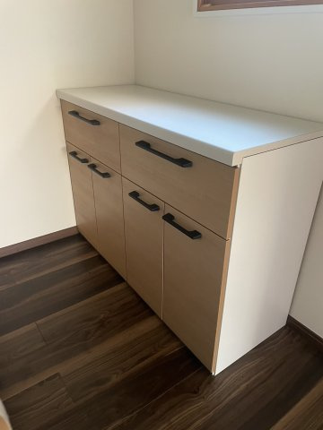 サンライズ市川の収納|備え付けのキッチン収納がございます