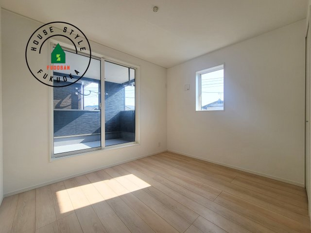 糟屋郡須恵町新原第4-2棟（2号棟）の子供部屋|穏やかな光が差し込む室内には、穏やかな時間が流れます。