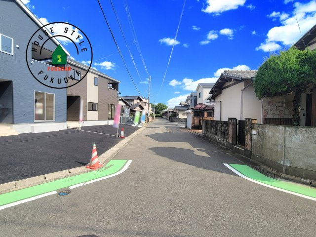 糟屋郡須恵町新原第4-2棟（2号棟）の前面道路含む現地写真|前面道路です。