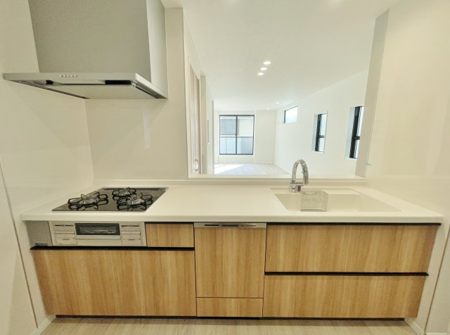 中野区丸山1丁目 全3棟 2号棟の区画図|北東角地を含む全3棟です
広々LDK　豊富な収納スペースあり
ゆとりある邸宅が誕生します♪